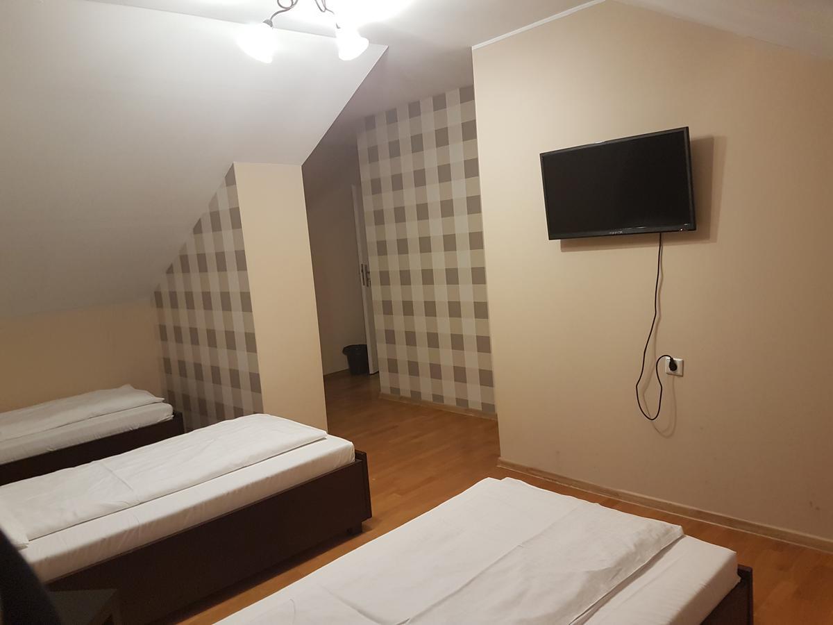 Duszka Hostel Варшава Экстерьер фото